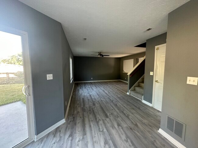 Building Photo - 3253 Summit Run Dr