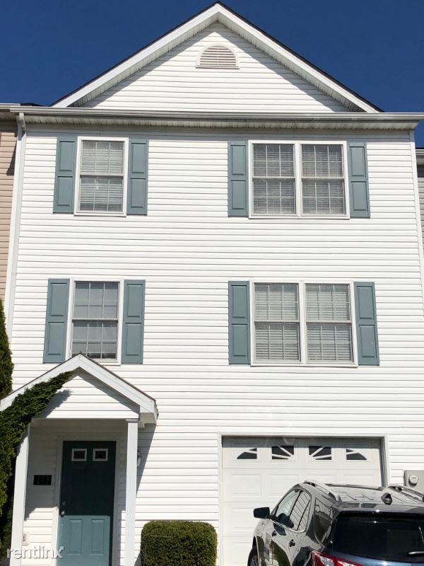 Primary Photo - 3 br, 2.5 bath Townhome - 113 Windmill Ln