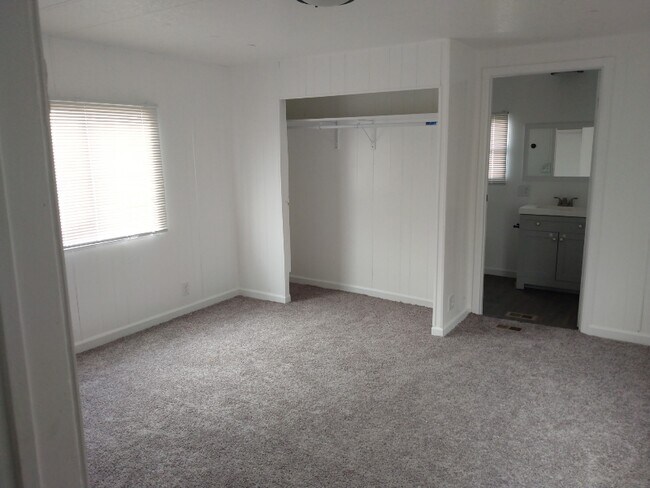 Foto del edificio - 15770 E Colfax Ave