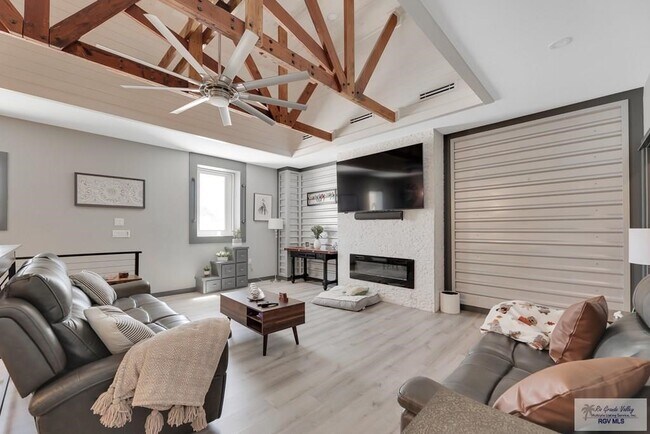 Foto del edificio - 1244 E 14th St