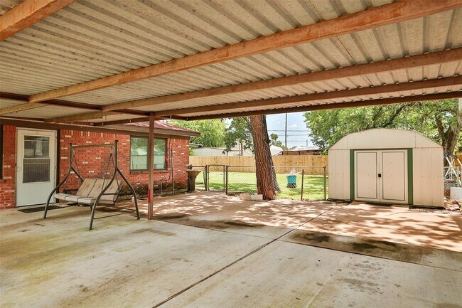 Foto del edificio - 13103 Jasper Ln