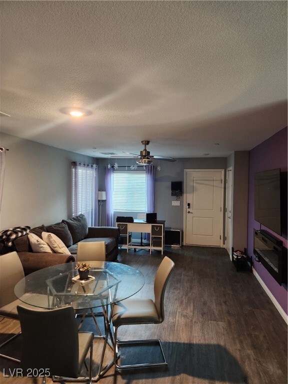 Foto del edificio - 6940 Crescent Gold St