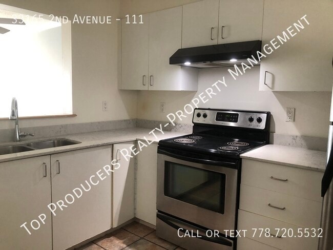 Building Photo - GREAT PRICE 3 BEDROOM APARTMENT
