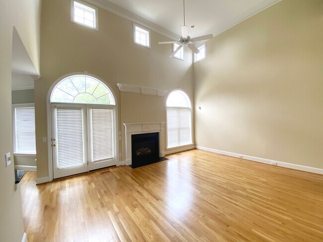 Foto del edificio - 121 Clairidge Rd