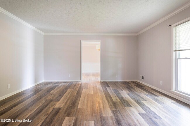 Foto del edificio - 2901 Creekside Dr