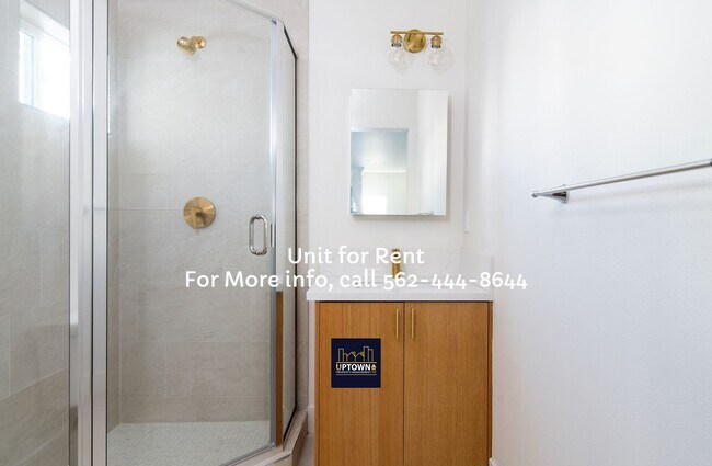Foto del edificio - Townhome - 3 Bedrooms-2.0 Baths - Cudahy
