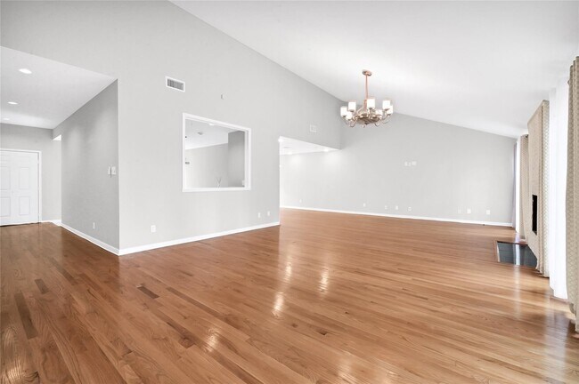 Foto del edificio - 2239 Kinbrook Dr