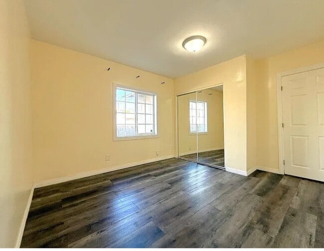 Foto del edificio - 1235 W Florence Ave