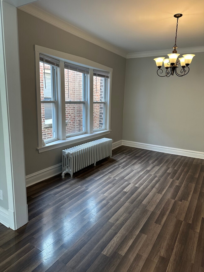 Foto del edificio - 2536 N Austin Ave