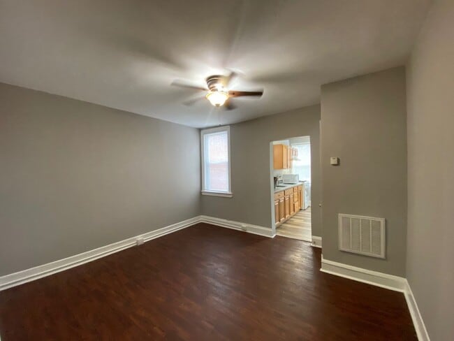 Building Photo - 3444 W Caton Ave