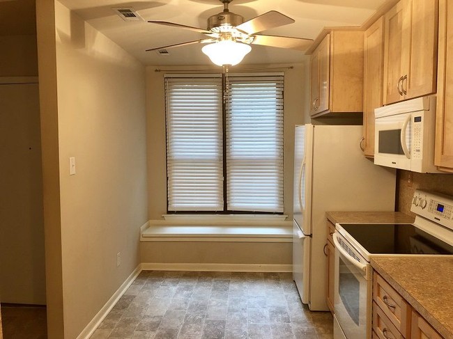 Foto del edificio - 2990 Woodbridge Crossing Dr