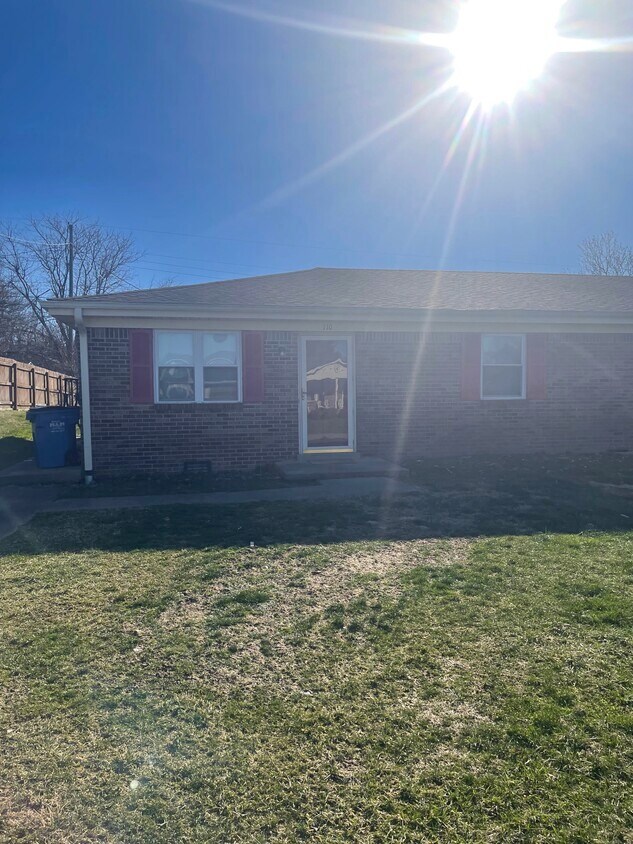 Foto principal - 110 E Jefferson Ave