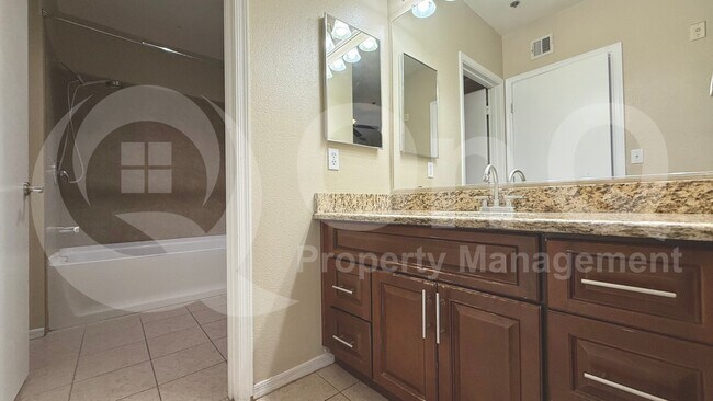 Foto del edificio - 2134 E Broadway Rd