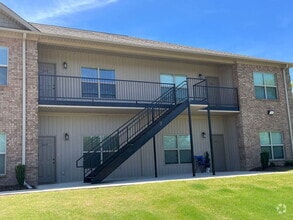 Building Photo - 145 Bruin Dr