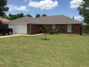 Building Photo - 3409 S Carolina Dr