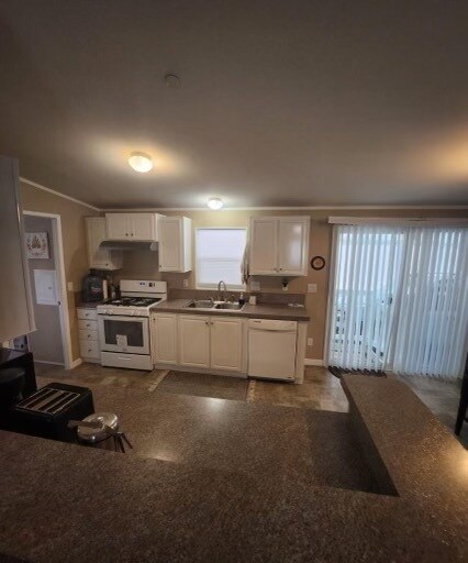 Foto del edificio - 22840 Sterling Ave