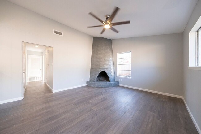 Foto del edificio - 4900 Hawk Cove