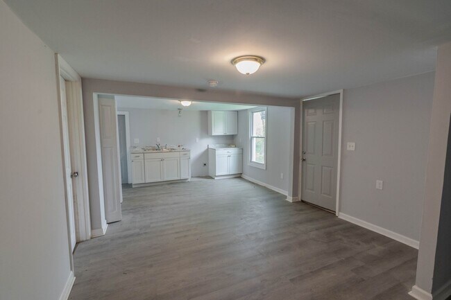 Foto del edificio - 1 bd for rent.