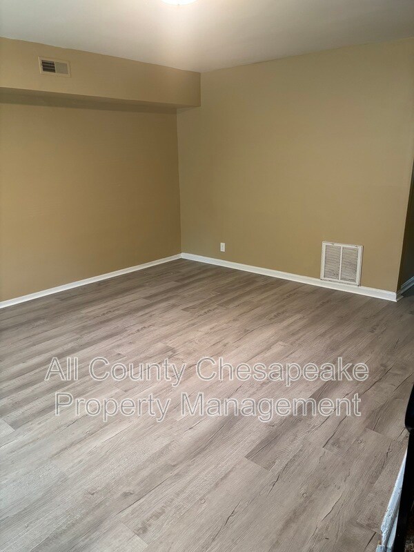 Foto del edificio - 2825 Eastshire Dr