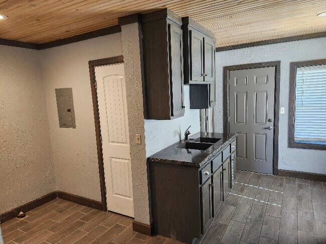 Foto del edificio - 201 N High St