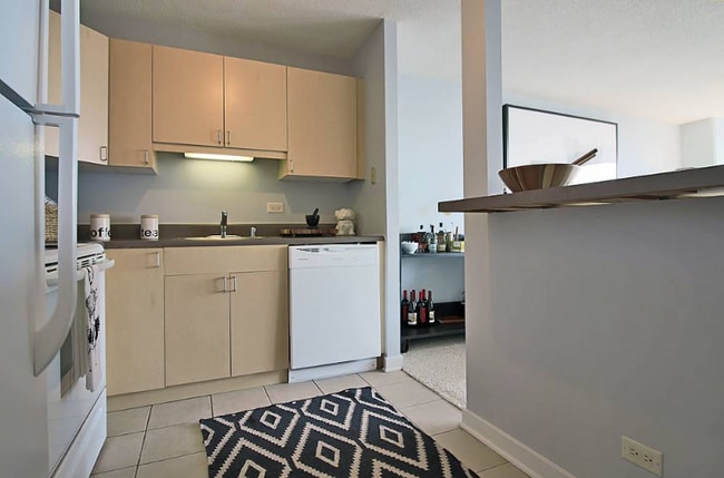 Photo - 1228 S Michigan Ave Apartment