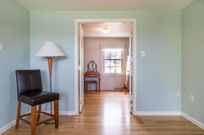 Foto del edificio - 122 Rivercrest Dr