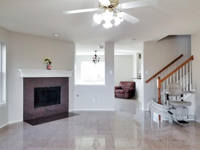 Building Photo - 1300 Parkwood Trail