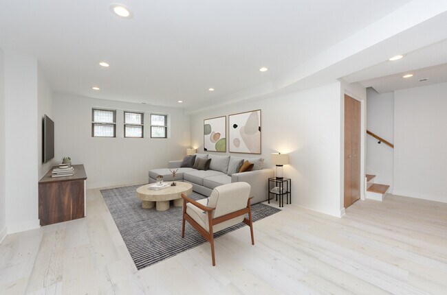 Foto del edificio - 3630 N Kimball Ave