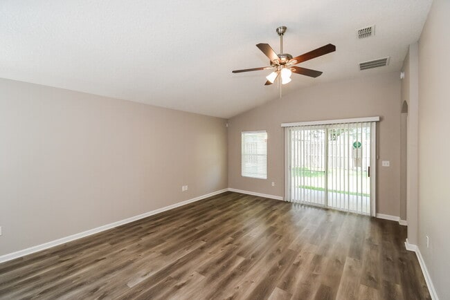Foto del edificio - 1403 Creek Point Blvd