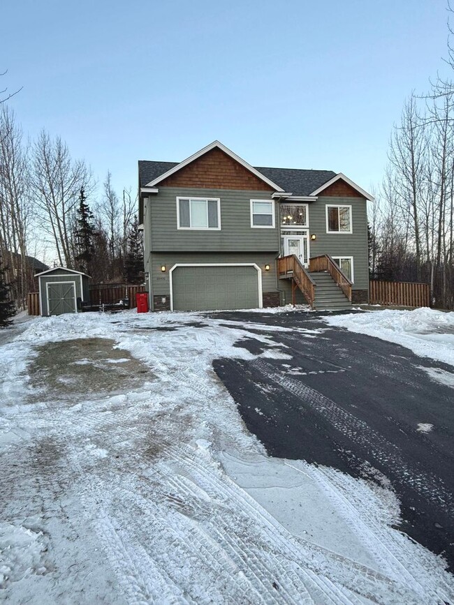 Building Photo - Beautiful Equestrian Acres Home!