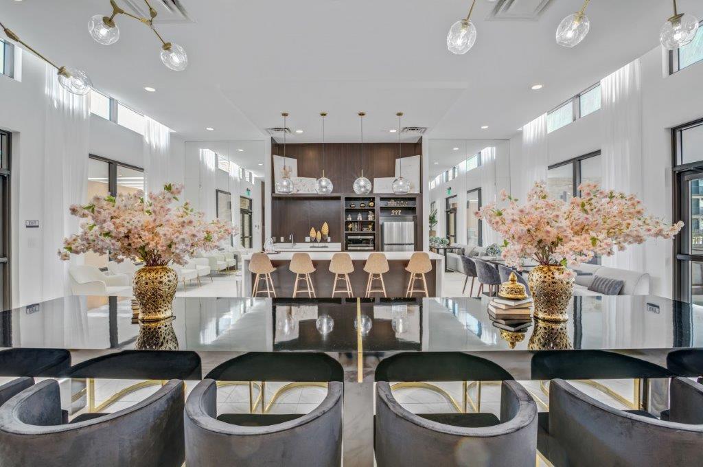 HARBOR GROVE Apartments 3250 SE Commerce Ave Stuart, FL