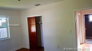 Foto del edificio - 11120 W Biscayne Canal Rd