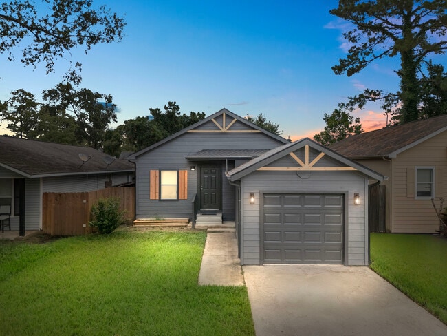 Building Photo - 11910 Greenrock Ln