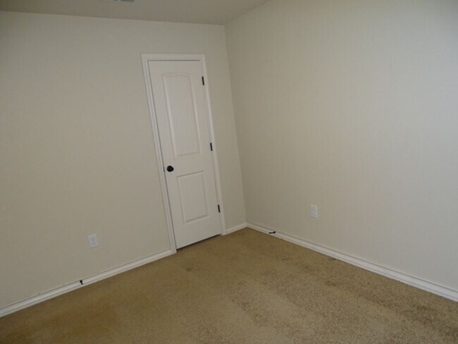 Foto del edificio - 6619 Arancione Ave