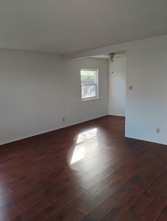 Foto del edificio - 18924-18934 Gault Street