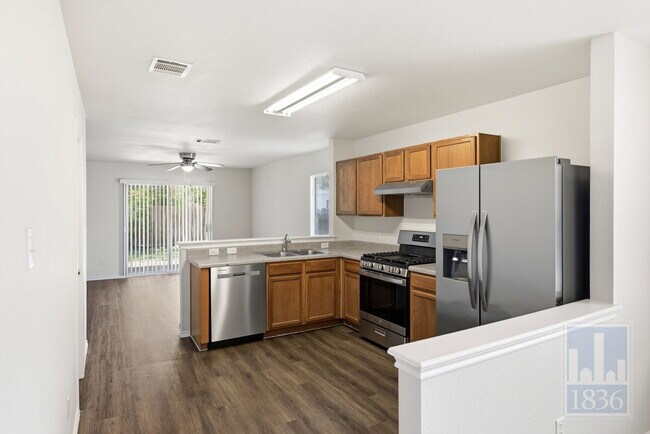 Foto del edificio - 228 Pearl Lake Dr
