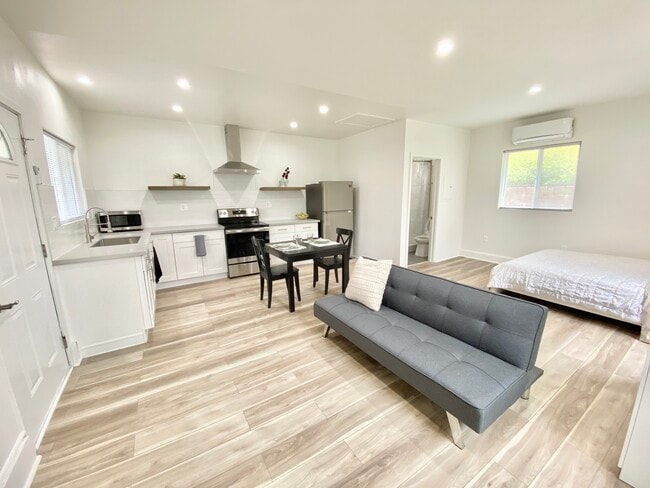 Building Photo - 7272 Cirrus Way