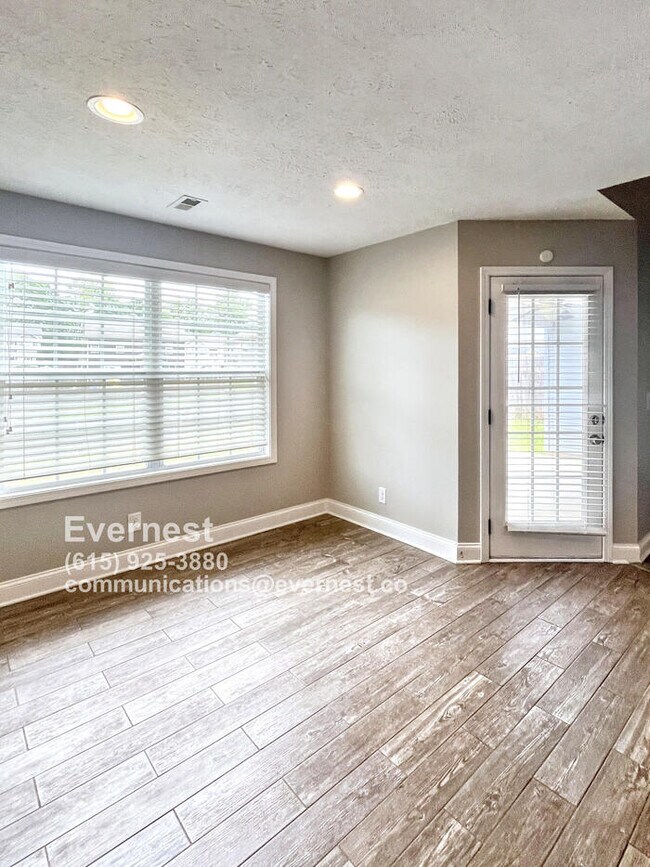 Building Photo - Beautiful 3-Bedroom Home with Comfortable ...