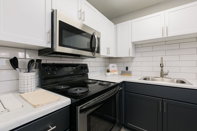 Building Photo - Morada West