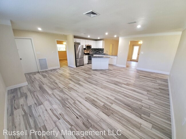 Building Photo - 4 br, 2 bath House - 2661 Columbus Way S