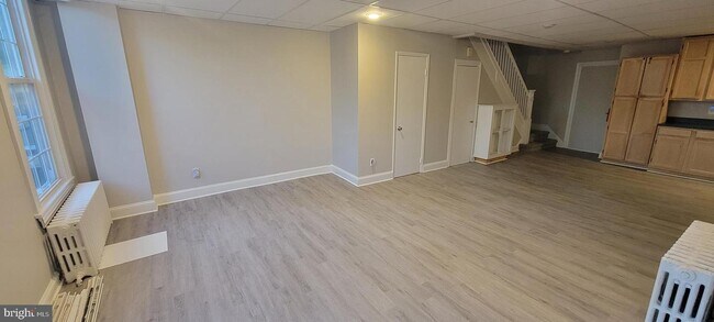 Building Photo - 206 Farnsworth Ave