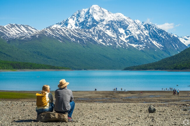 Eklutna Lake and Bold Peak showcases the beauty of Alaska.