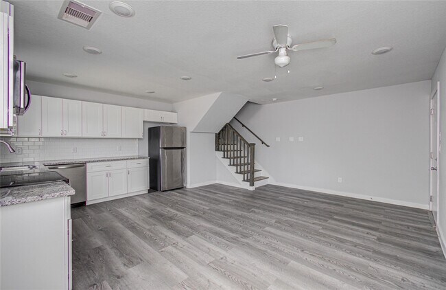 Building Photo - 4616 Shreveport Blvd