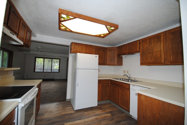 Building Photo - 795 Keeling Rd