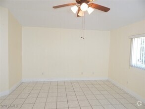 Building Photo - 424 SW 38th Pl