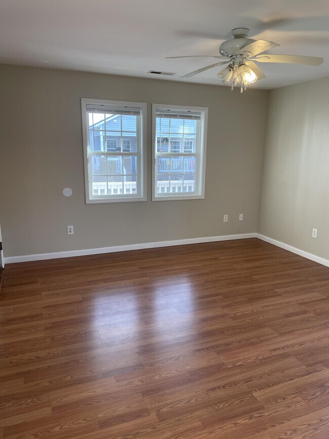 Foto del edificio - 883 N Cool Ave