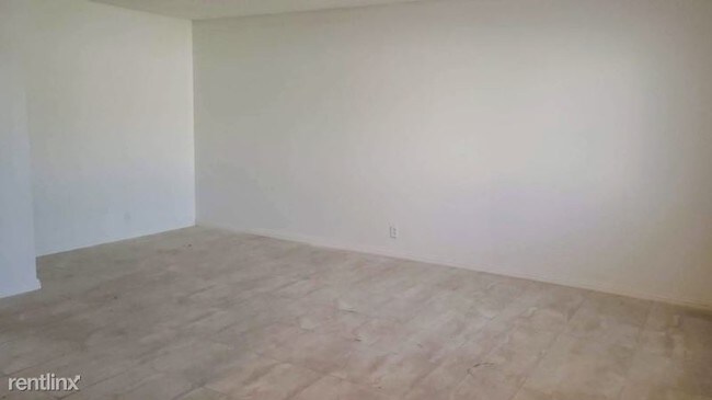 Building Photo - 5112 Pebble Beach Blvd
