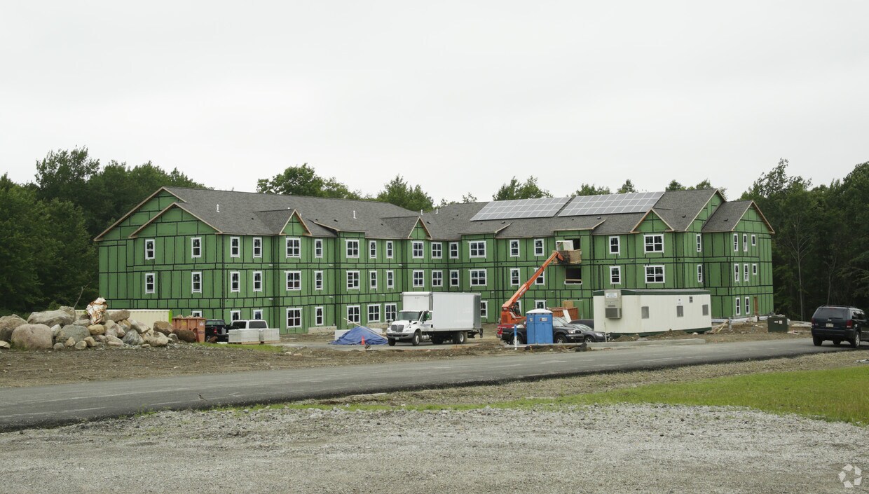 Foto principal - Highland Village Senior Apartments