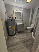 Building Photo - 529 N Centre St