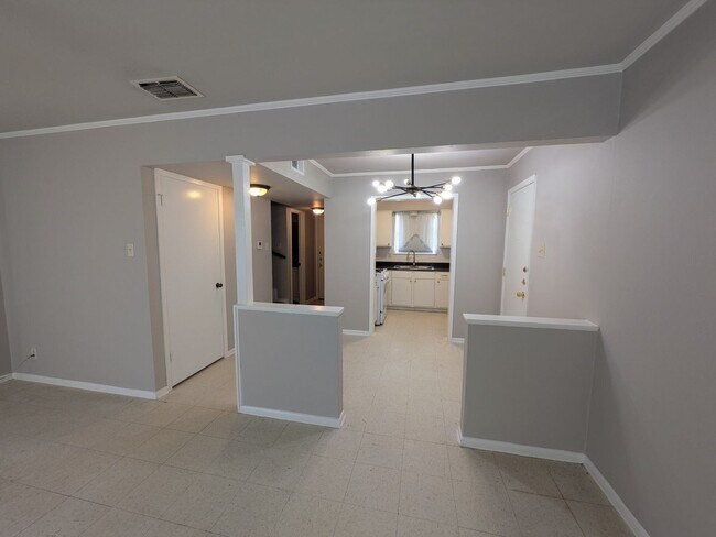 Foto del edificio - 501/503 Southtrail Dr